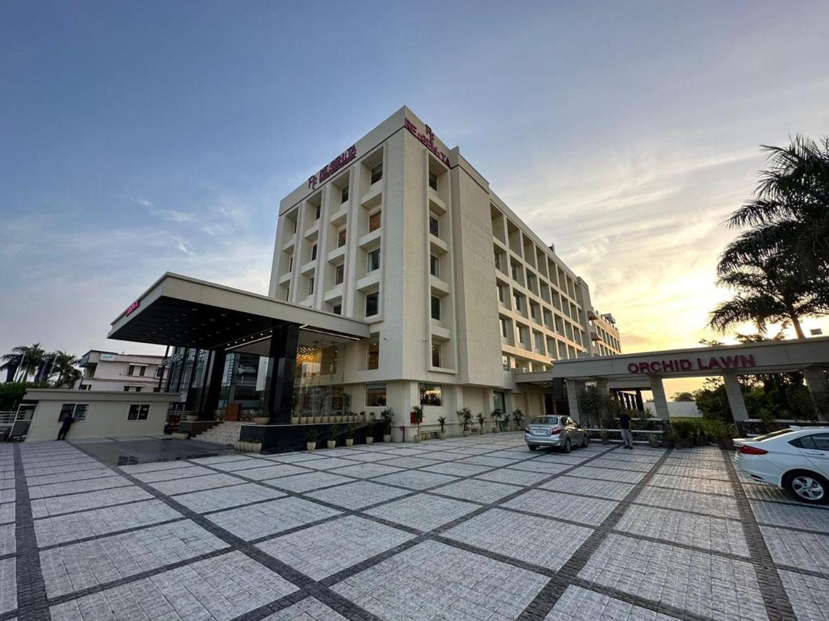 Regenta Dehradun By Royal Orchid Hotels Limited Exteriér fotografie