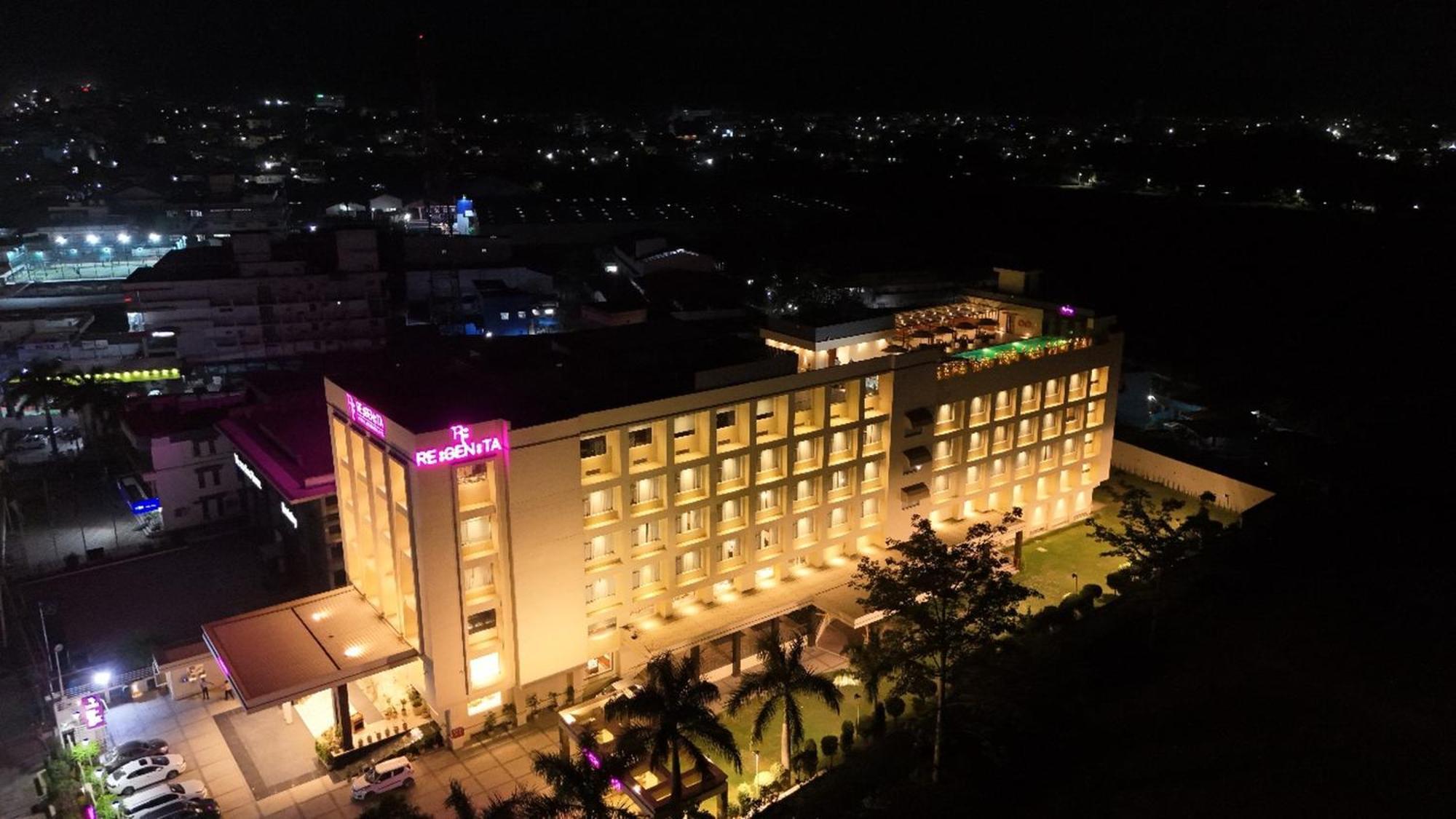 Regenta Dehradun By Royal Orchid Hotels Limited Exteriér fotografie