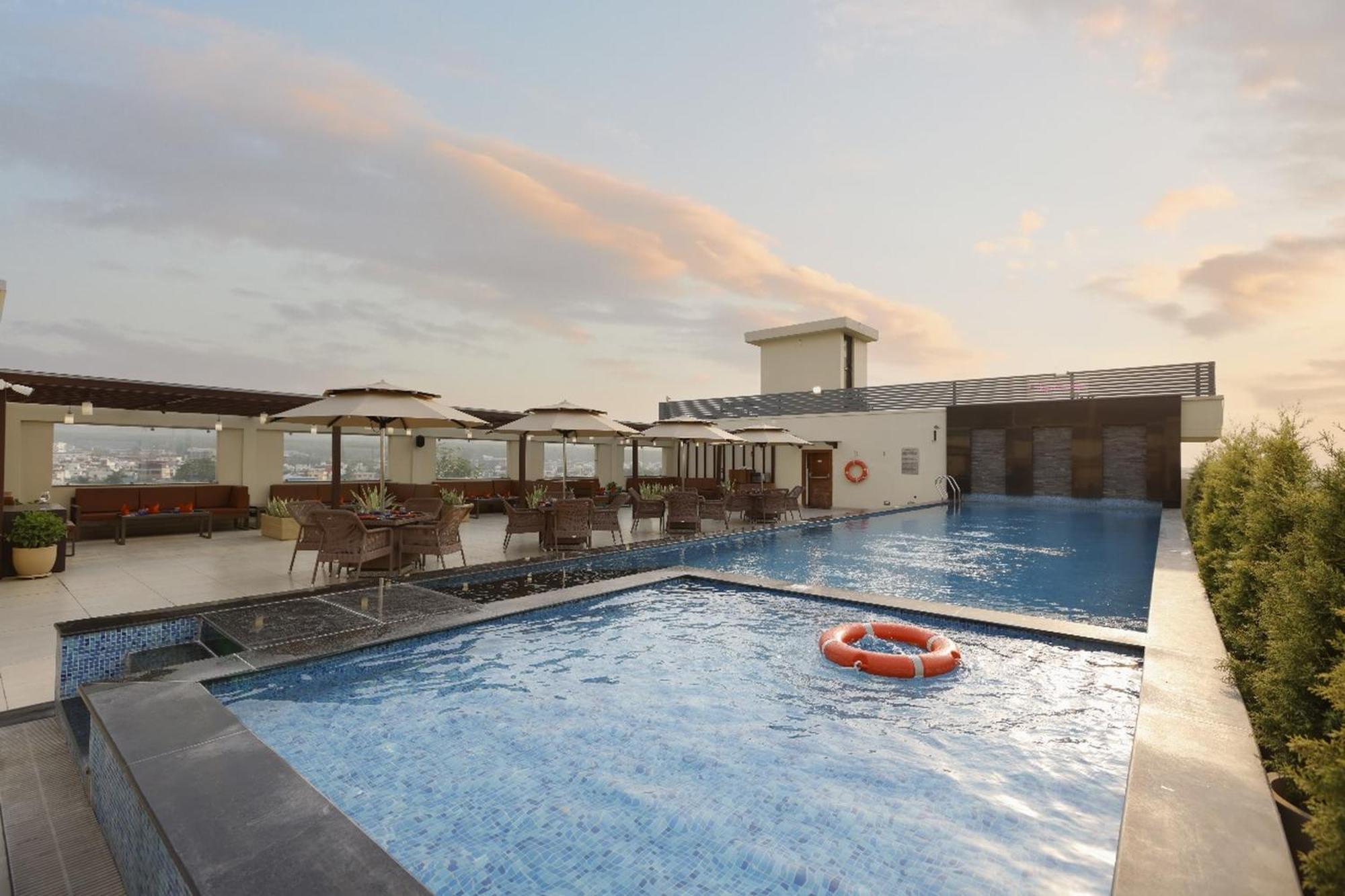 Regenta Dehradun By Royal Orchid Hotels Limited Exteriér fotografie