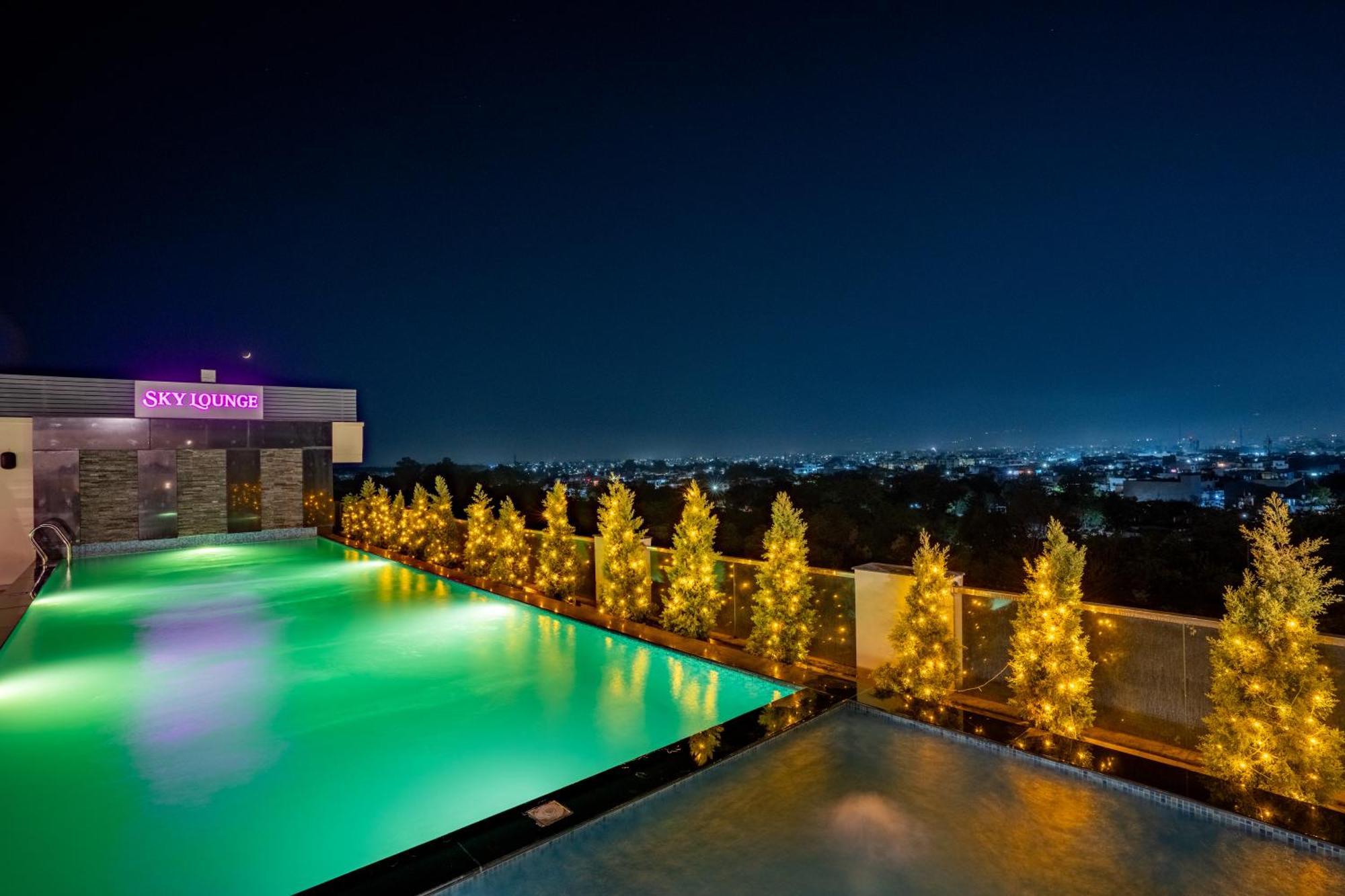 Regenta Dehradun By Royal Orchid Hotels Limited Exteriér fotografie